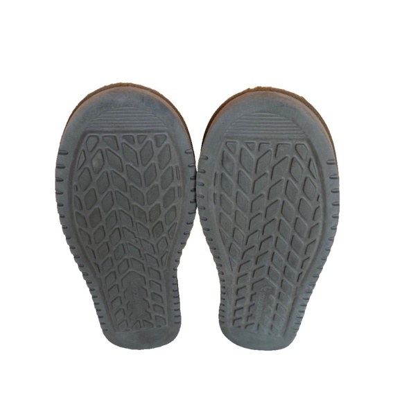 Koolaburra by UGG Style #1017090 Suede/Sheerling Slip On Boots; Tan; Size 9 - Picture 13 of 14